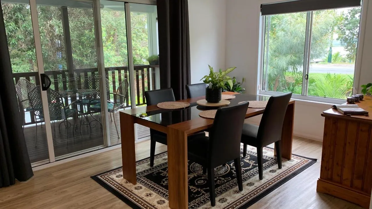 Bush Beach Retreat Lägenhet Caloundra